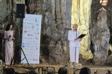 Dr. Ignacija Fridl Jarc: Svetel trenutek je, ko ima beseda svojo moč, moč, da povezuje, opozarja, razsvetljuje.